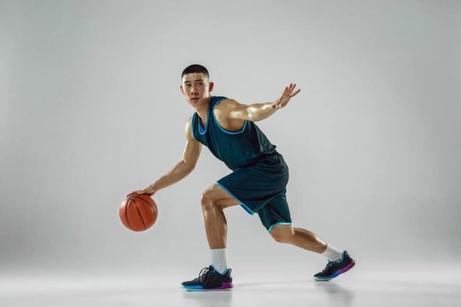 Guide to Crossover Basketball Shoes